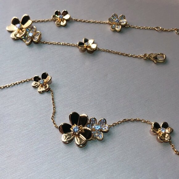 Excellent Used Condition VCA Bracelet - Picture 6 of 9